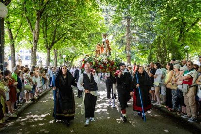 El acto se celebra antes de la tradicional bajada a las Bailas que finaliza los Sanjuanes
