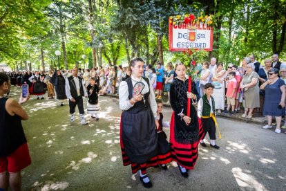 El acto se celebra antes de la tradicional bajada a las Bailas que finaliza los Sanjuanes