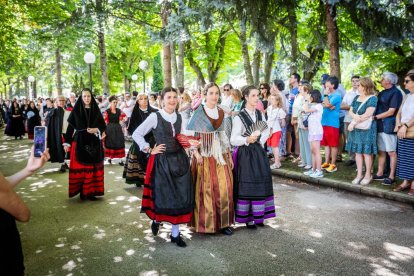 El acto se celebra antes de la tradicional bajada a las Bailas que finaliza los Sanjuanes