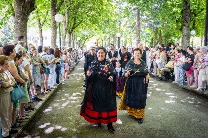 El acto se celebra antes de la tradicional bajada a las Bailas que finaliza los Sanjuanes