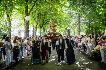 El acto se celebra antes de la tradicional bajada a las Bailas que finaliza los Sanjuanes