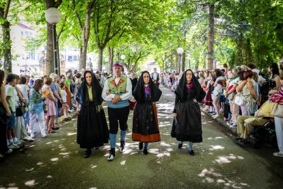 El acto se celebra antes de la tradicional bajada a las Bailas que finaliza los Sanjuanes
