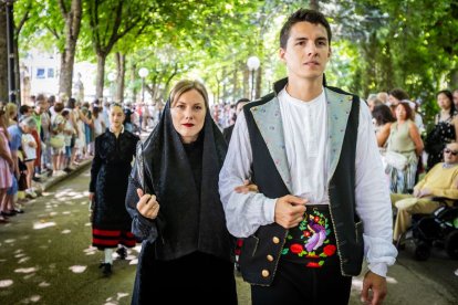 El acto se celebra antes de la tradicional bajada a las Bailas que finaliza los Sanjuanes