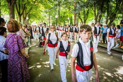 El acto se celebra antes de la tradicional bajada a las Bailas que finaliza los Sanjuanes