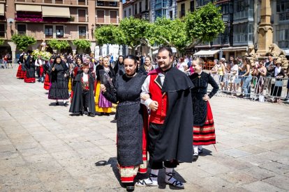 El acto se celebra antes de la tradicional bajada a las Bailas que finaliza los Sanjuanes