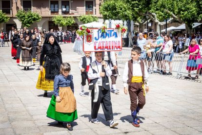 El acto se celebra antes de la tradicional bajada a las Bailas que finaliza los Sanjuanes