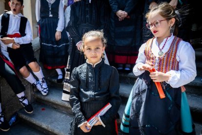 El acto se celebra antes de la tradicional bajada a las Bailas que finaliza los Sanjuanes