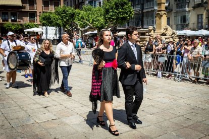 El acto se celebra antes de la tradicional bajada a las Bailas que finaliza los Sanjuanes