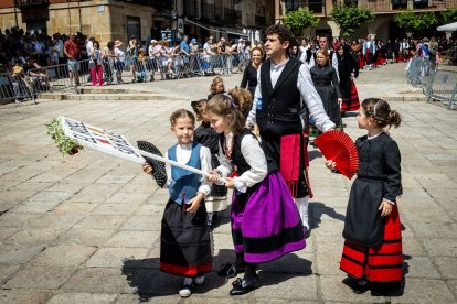 El acto se celebra antes de la tradicional bajada a las Bailas que finaliza los Sanjuanes