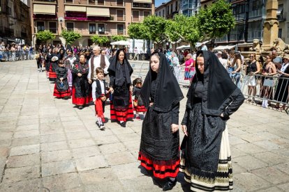El acto se celebra antes de la tradicional bajada a las Bailas que finaliza los Sanjuanes