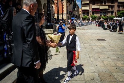 El acto se celebra antes de la tradicional bajada a las Bailas que finaliza los Sanjuanes