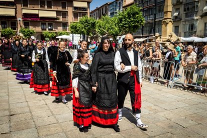 El acto se celebra antes de la tradicional bajada a las Bailas que finaliza los Sanjuanes