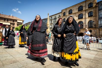El acto se celebra antes de la tradicional bajada a las Bailas que finaliza los Sanjuanes