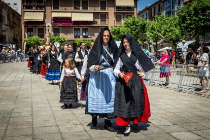 El acto se celebra antes de la tradicional bajada a las Bailas que finaliza los Sanjuanes