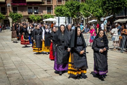 El acto se celebra antes de la tradicional bajada a las Bailas que finaliza los Sanjuanes