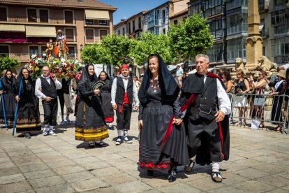 El acto se celebra antes de la tradicional bajada a las Bailas que finaliza los Sanjuanes