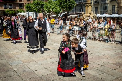 El acto se celebra antes de la tradicional bajada a las Bailas que finaliza los Sanjuanes