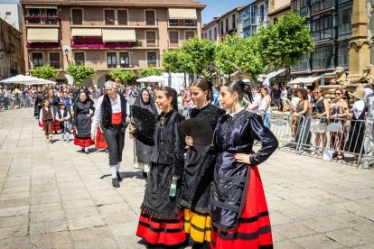 El acto se celebra antes de la tradicional bajada a las Bailas que finaliza los Sanjuanes