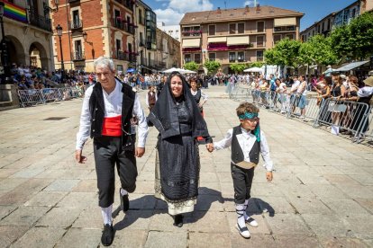 El acto se celebra antes de la tradicional bajada a las Bailas que finaliza los Sanjuanes