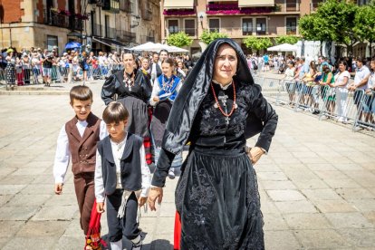 El acto se celebra antes de la tradicional bajada a las Bailas que finaliza los Sanjuanes