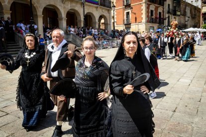 El acto se celebra antes de la tradicional bajada a las Bailas que finaliza los Sanjuanes