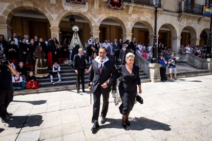 El acto se celebra antes de la tradicional bajada a las Bailas que finaliza los Sanjuanes
