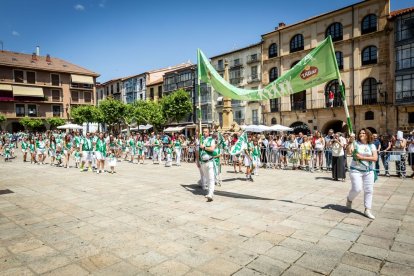 El acto se celebra antes de la tradicional bajada a las Bailas que finaliza los Sanjuanes
