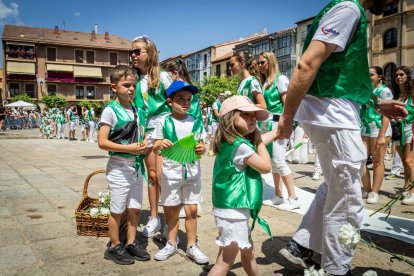 El acto se celebra antes de la tradicional bajada a las Bailas que finaliza los Sanjuanes