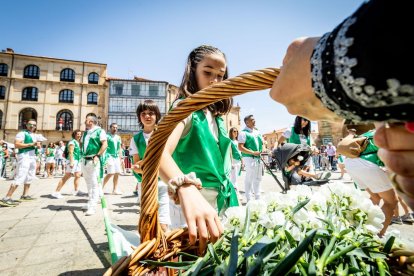 El acto se celebra antes de la tradicional bajada a las Bailas que finaliza los Sanjuanes