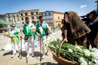 El acto se celebra antes de la tradicional bajada a las Bailas que finaliza los Sanjuanes
