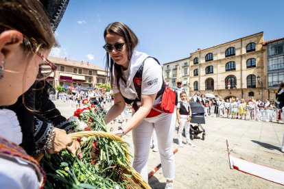 El acto se celebra antes de la tradicional bajada a las Bailas que finaliza los Sanjuanes