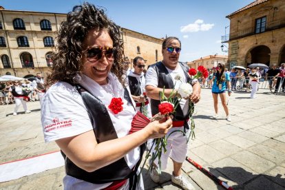 El acto se celebra antes de la tradicional bajada a las Bailas que finaliza los Sanjuanes