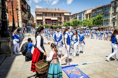 El acto se celebra antes de la tradicional bajada a las Bailas que finaliza los Sanjuanes
