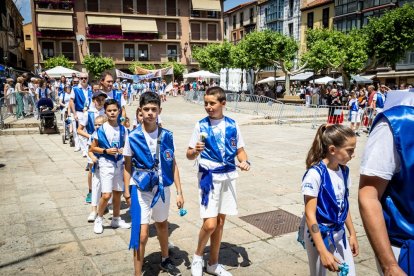 El acto se celebra antes de la tradicional bajada a las Bailas que finaliza los Sanjuanes