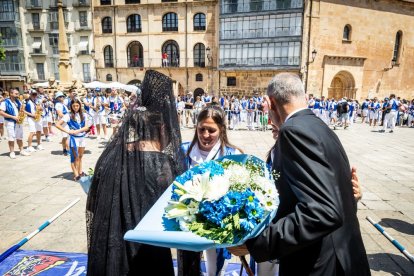 El acto se celebra antes de la tradicional bajada a las Bailas que finaliza los Sanjuanes