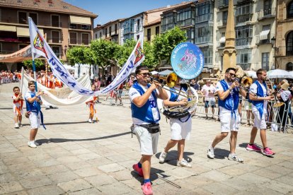El acto se celebra antes de la tradicional bajada a las Bailas que finaliza los Sanjuanes