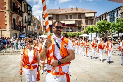 El acto se celebra antes de la tradicional bajada a las Bailas que finaliza los Sanjuanes