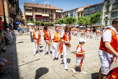 El acto se celebra antes de la tradicional bajada a las Bailas que finaliza los Sanjuanes