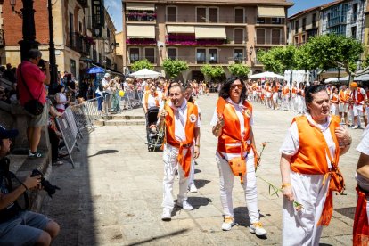 El acto se celebra antes de la tradicional bajada a las Bailas que finaliza los Sanjuanes