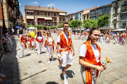 El acto se celebra antes de la tradicional bajada a las Bailas que finaliza los Sanjuanes