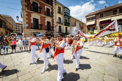 El acto se celebra antes de la tradicional bajada a las Bailas que finaliza los Sanjuanes