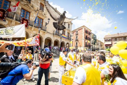 El acto se celebra antes de la tradicional bajada a las Bailas que finaliza los Sanjuanes