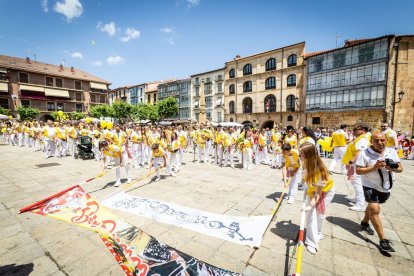 El acto se celebra antes de la tradicional bajada a las Bailas que finaliza los Sanjuanes