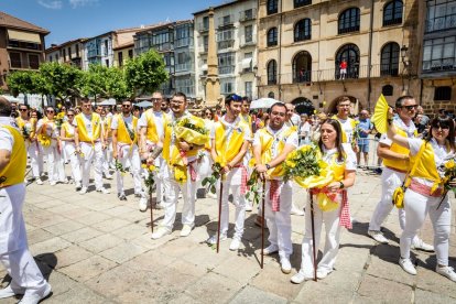 El acto se celebra antes de la tradicional bajada a las Bailas que finaliza los Sanjuanes