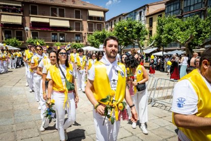 El acto se celebra antes de la tradicional bajada a las Bailas que finaliza los Sanjuanes