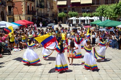 Las Jornadas Interculturales acercaron tradiciones, gastronomía y cultura de emigrantes de otros puntos del mundo al centro de Soria.