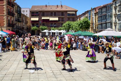 Las Jornadas Interculturales acercaron tradiciones, gastronomía y cultura de emigrantes de otros puntos del mundo al centro de Soria.