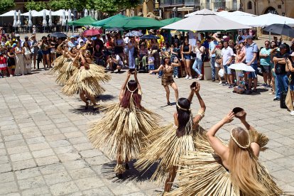 Las Jornadas Interculturales acercaron tradiciones, gastronomía y cultura de emigrantes de otros puntos del mundo al centro de Soria.