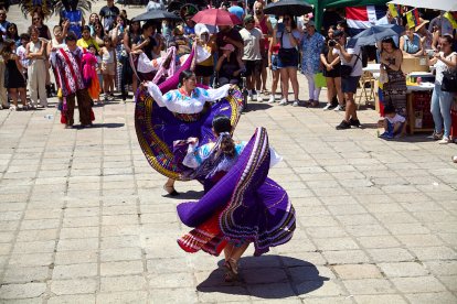 Las Jornadas Interculturales acercaron tradiciones, gastronomía y cultura de emigrantes de otros puntos del mundo al centro de Soria.