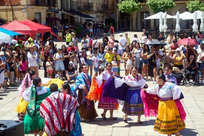 Las Jornadas Interculturales acercaron tradiciones, gastronomía y cultura de emigrantes de otros puntos del mundo al centro de Soria.